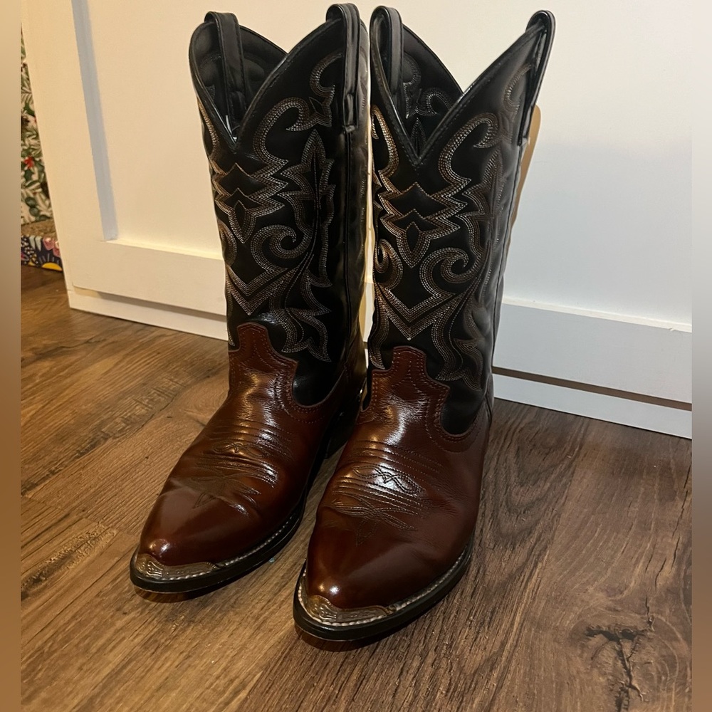 Justin Men’s Cowboy Boots